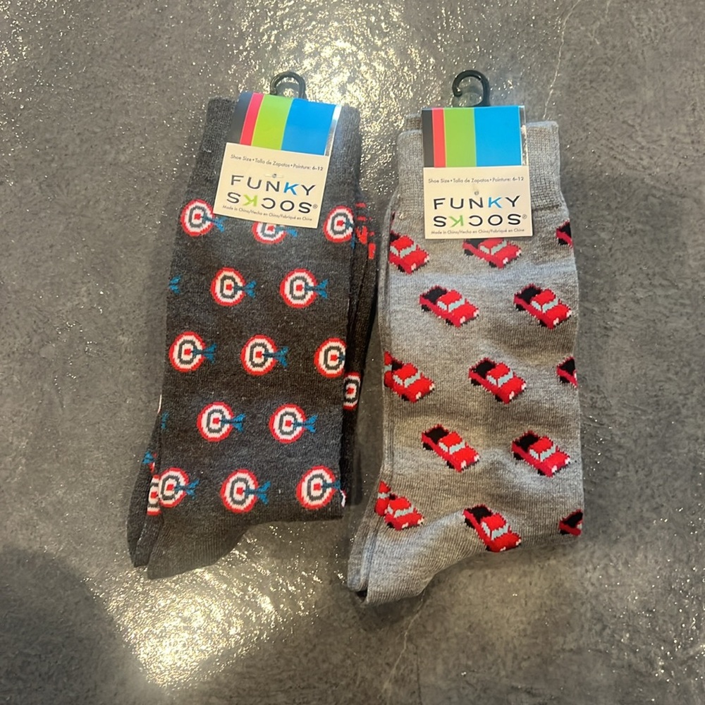 NWT fun socks fits mens sizes 6-12